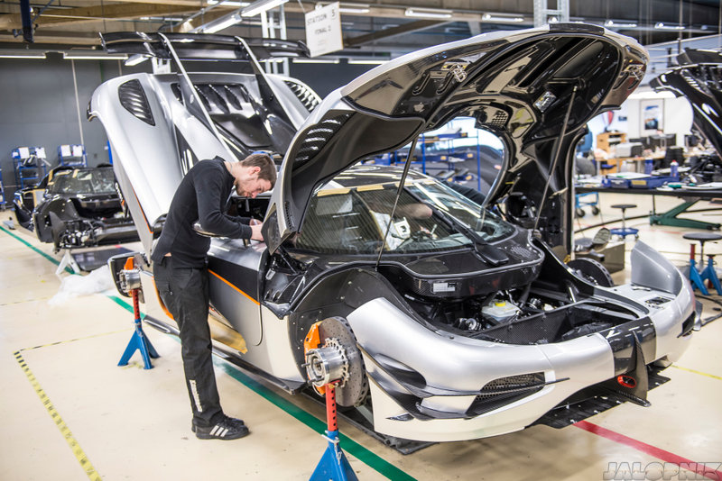 Illustration for article titled This Is The Final Build Process Of The Amazing Koenigsegg One:1